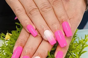 Bay Leaf salon - best Nail salon|beauty treatment/parlour| hair salon |eye lashes ladies salon near me in juhu image