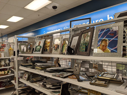 Clothing Store «Ross Dress for Less», reviews and photos, 13855 Outlet Dr, Silver Spring, MD 20904, USA