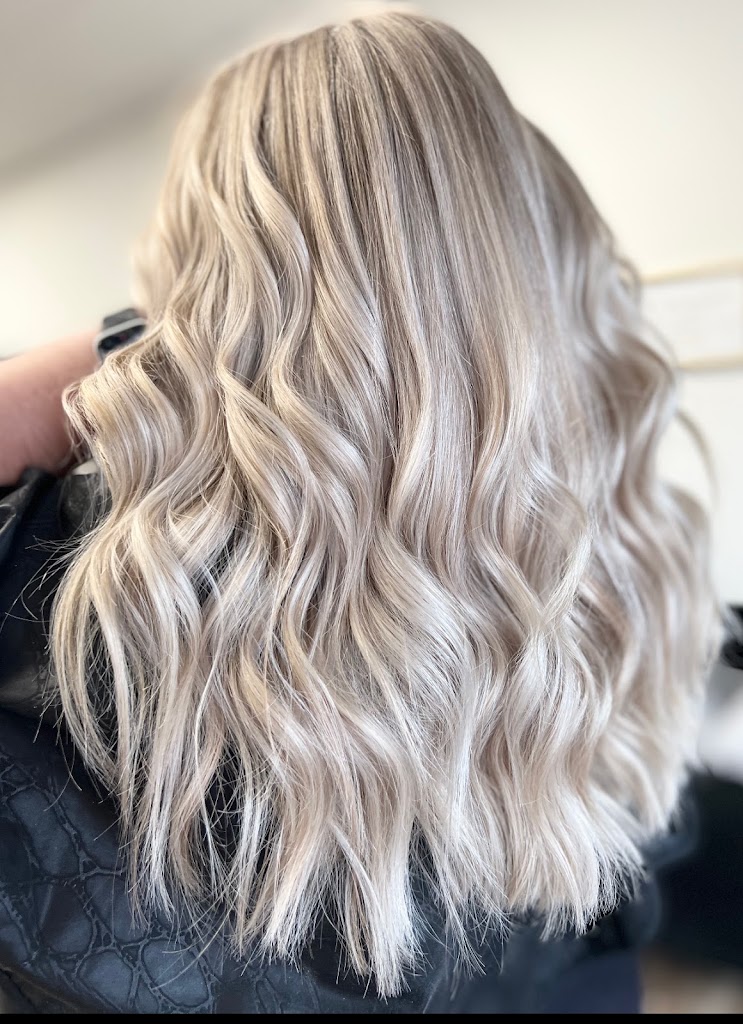 Wanderlust Salon 44224
