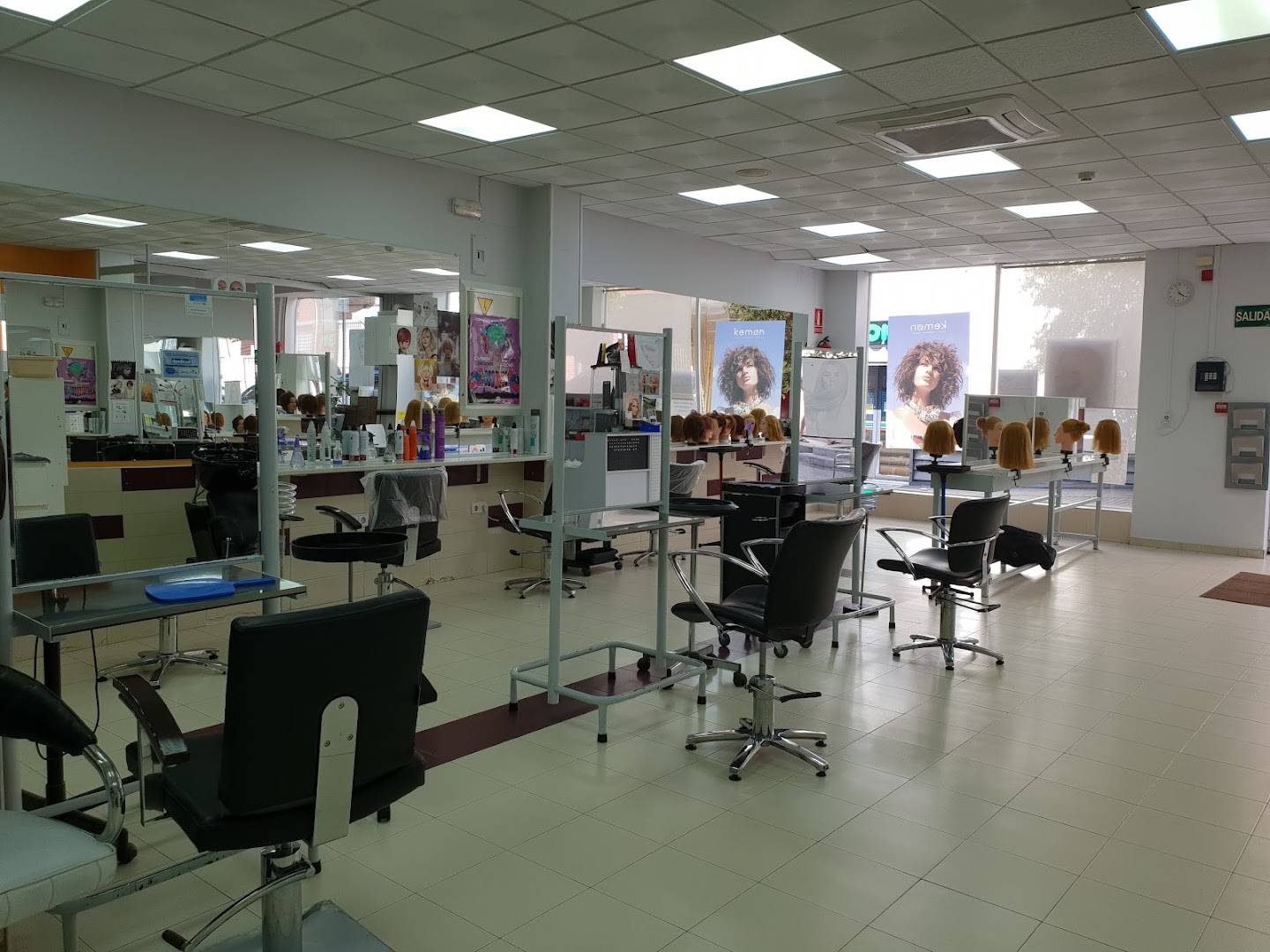 Academia de peluquería y estética Montigueldo