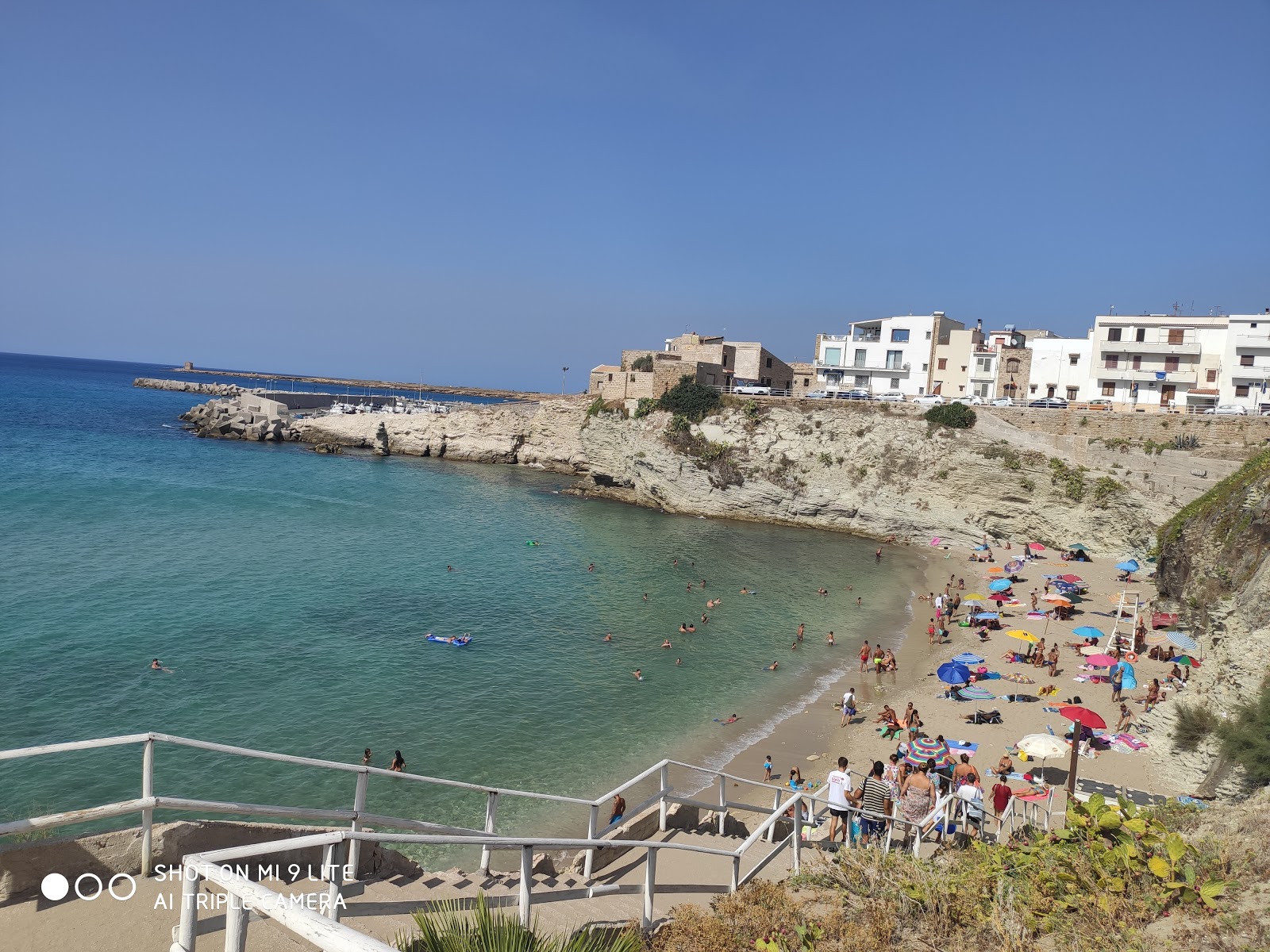 Photo de Spiaggia La Praiola - recommandé pour les voyageurs en famille avec des enfants