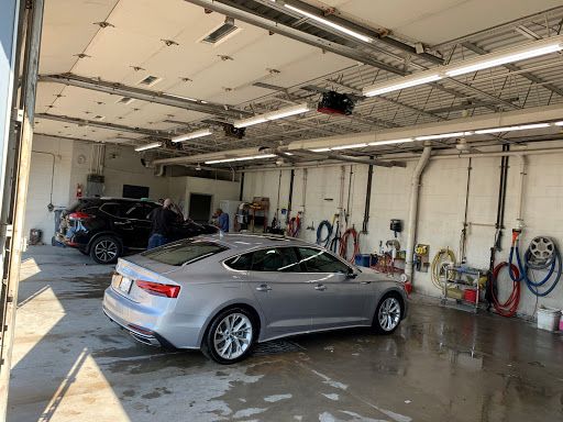 Auto Body Shop «Quality Body Shop», reviews and photos, 878 W Bowery St, Akron, OH 44307, USA