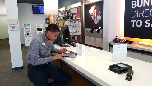 Cell Phone Store «AT&T», reviews and photos, 117 Pavilion Pkwy B, Fayetteville, GA 30214, USA