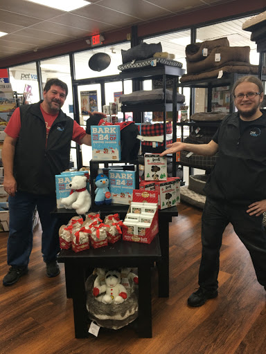 Pet Supply Store «Pet Valu», reviews and photos, 6220 Wilmington Pike D, Sugarcreek Township, OH 45459, USA