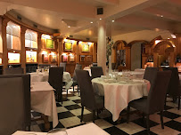 Atmosphère du Restaurant français Le France à Villers-le-Lac - n°12