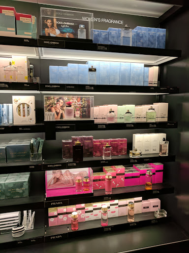 Cosmetics Store «SEPHORA», reviews and photos, 4766 Admiralty Way C1-3, Marina Del Ray, CA 90202, USA