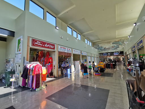 Shopping Mall «Fubonn Shopping Center», reviews and photos, 2850 SE 82nd Ave #80, Portland, OR 97266, USA