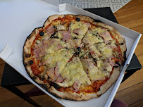 Plats et boissons du Restaurant Pizza Tradition à Fontainebleau - n°2