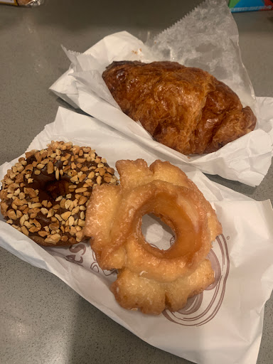 Donut Shop «16th Street Donut Shop», reviews and photos, 1601 F St, Sacramento, CA 95814, USA