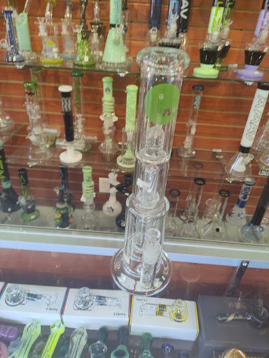 Tobacco Shop «Manhattan Beach Smoke Shop», reviews and photos, 1005 N Aviation Blvd, Redondo Beach, CA 90278, USA