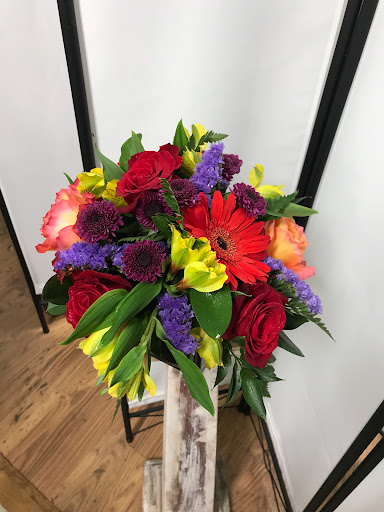 Florist «BloomTown Florist», reviews and photos, 218 W Bay Dr, Largo, FL 33770, USA