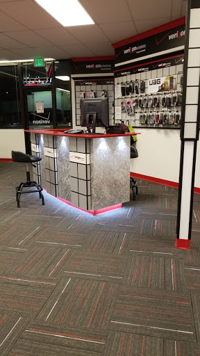Cell Phone Store «Verizon Wireless - Cellular Plus», reviews and photos, 15115 SE McLoughlin Blvd, Milwaukie, OR 97267, USA