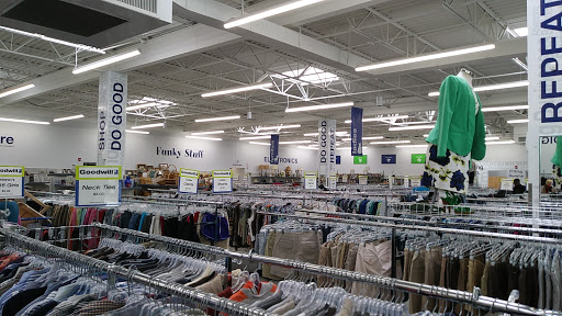 Thrift Store «Goodwill Laburnum Retail Store & Donation Center», reviews and photos, 3979 Gay Ave, Richmond, VA 23231, USA