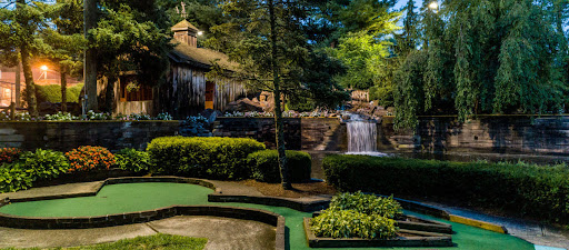 Hidden Valley Miniature Golf and Waterfront Grille