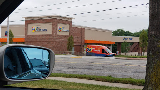 Shopping Mall «Westgate Shopping Center», reviews and photos, Center Ridge Rd & W 210th St, Cleveland, OH 44126, USA