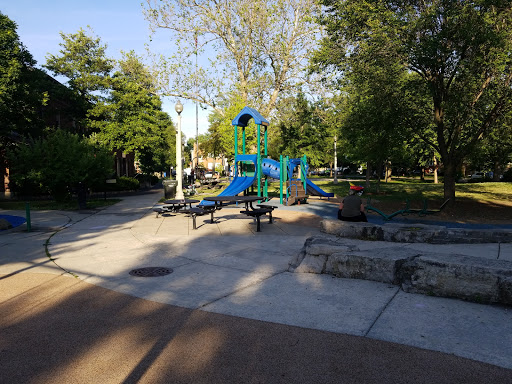 Park «Mayfair Park», reviews and photos, 4550 W Sunnyside Ave, Chicago, IL 60630, USA