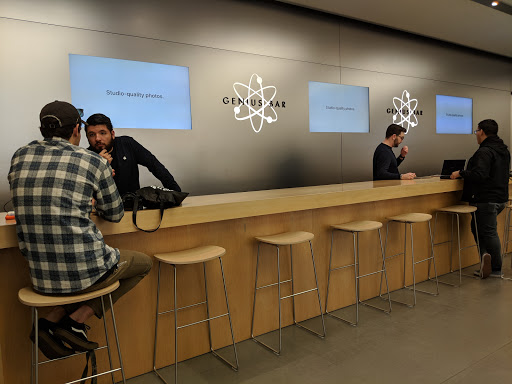 Computer Store «Apple Fashion Valley», reviews and photos, 7007 Friars Rd, San Diego, CA 92108, USA