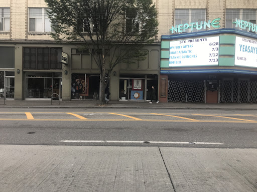 Book Store «Edge of the Circle Books», reviews and photos, 1307 NE 45th St, Seattle, WA 98105, USA