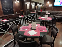 Atmosphère du Restaurant français LA PROVIDENCE BRASSERIE BAR TABAC RESTAURANT à Voisins-le-Bretonneux - n°18