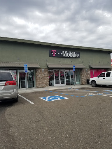 T-Mobile, 141 Commerce Ave, Manteca, CA 95336, USA, 