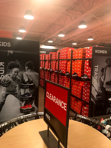 Sporting Goods Store «Nike Factory Store», reviews and photos, 5195 Factory Shops Blvd, Ellenton, FL 34222, USA