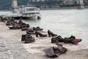 Shoes on the Danube Bank image