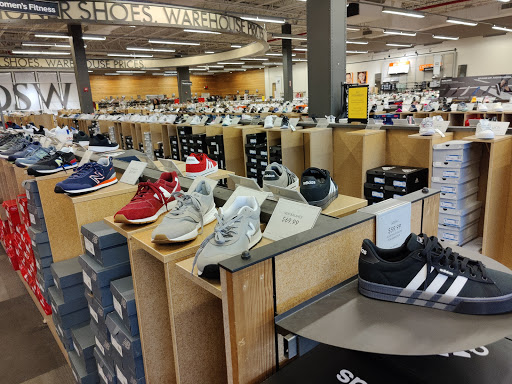 Shoe Store «DSW Designer Shoe Warehouse», reviews and photos, 2485 Richmond Ave, Staten Island, NY 10314, USA