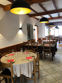 Atmosphère du Restaurant La Petite Ferme à Val-Cenis - n°11