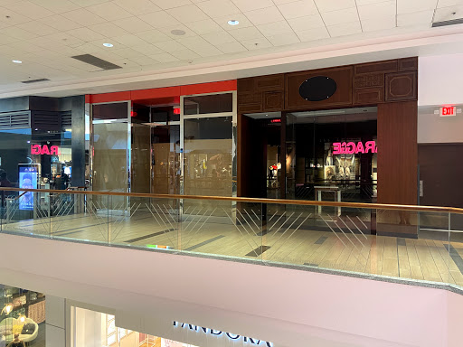 Shopping Mall «Oak Park Mall», reviews and photos, 11149 W 95th St, Overland Park, KS 66214, USA