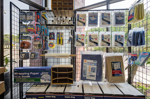 Self-Storage Facility «Farmers Market Self Storage», reviews and photos, 111 The Grove Dr, Los Angeles, CA 90036, USA