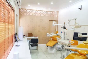 Ashwini Dental Clinic best dental clinic dentist in mysore root canal dental implant cap crown painless Orthodontics braces image