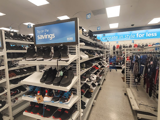 Clothing Store «Ross Dress for Less», reviews and photos, 12680 W Sunrise Blvd, Sunrise, FL 33323, USA