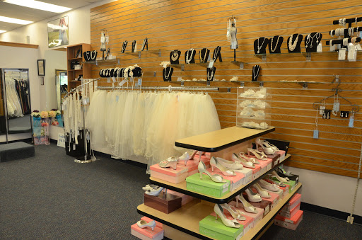 Bridal Shop «Bridal Elegance DSM», reviews and photos, 2791 100th St, Urbandale, IA 50322, USA