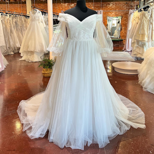 Bridal Shop «Emerald City Gowns», reviews and photos, 1822 Fourth St, Berkeley, CA 94710, USA