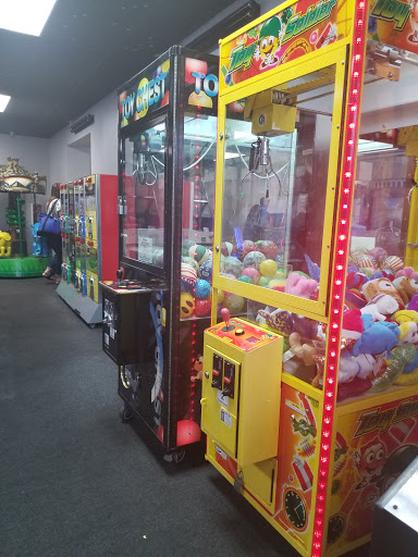 Movie Theater «Edison Park 8 Cinemas», reviews and photos, 2235 Winkler Ave, Fort Myers, FL 33901, USA