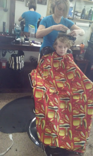 Barber Shop «Royals Barber Shop», reviews and photos, 2824 E 4th Plain Blvd, Vancouver, WA 98661, USA