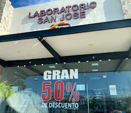 Plaza La Encantada photo