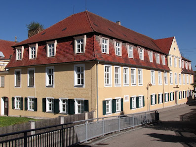 Maria-Ward-Realschule Wallerstein Herrenstraße 15, 86757 Wallerstein, Deutschland
