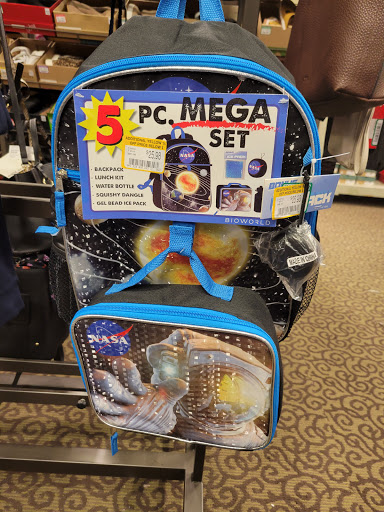 Shoe Store «DSW Designer Shoe Warehouse», reviews and photos, 635 E Boughton Rd, Bolingbrook, IL 60440, USA