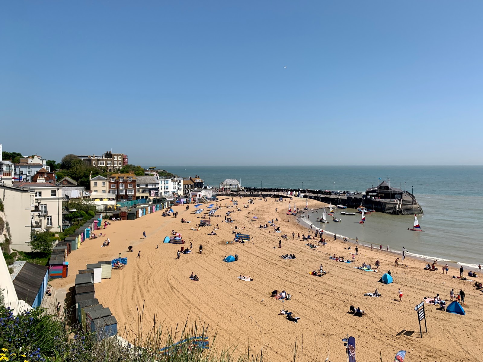 Photo of Viking Bay beach with blue pure water surface