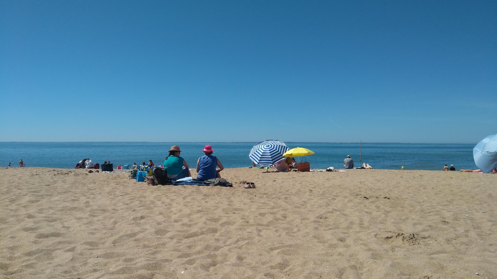 Noeveillard beach'in fotoğrafı imkanlar alanı