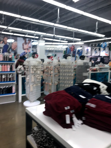 Clothing Store «Old Navy», reviews and photos, 40-24 College Point Blvd, Flushing, NY 11354, USA