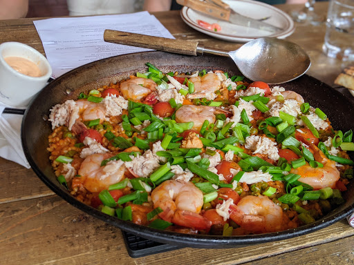 Restaurants to eat paella in Milwaukee