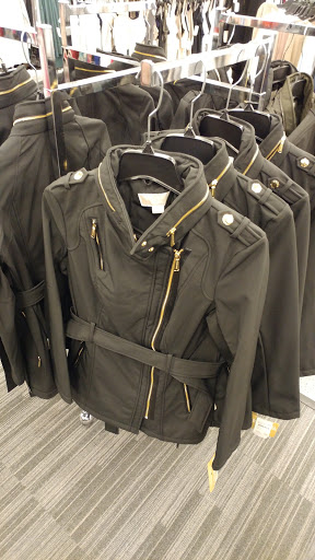 Department Store «Nordstrom Rack East Bay Bridge Shopping Center», reviews and photos, 3839 Emery St, Emeryville, CA 94608, USA