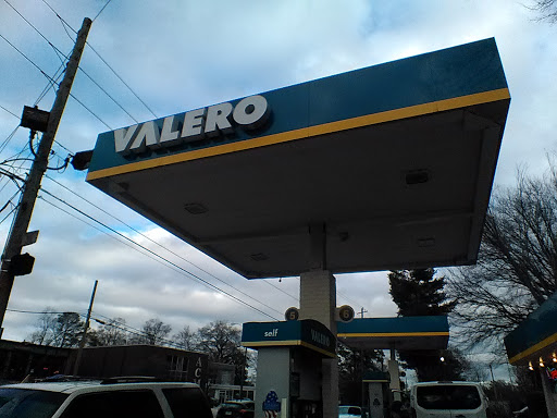 Gas Station «Valero», reviews and photos, 600 W Howard Ave, Decatur, GA 30030, USA