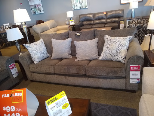 Furniture Store «Art Van Furniture», reviews and photos, 2606 N Elston Ave, Chicago, IL 60647, USA