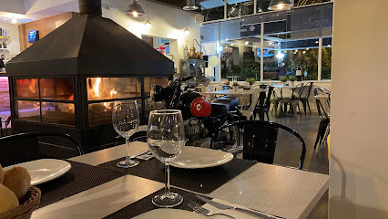 Restaurante La Laguna - de la, C. Playa de la Lanzada, 28400 Collado Villalba, Madrid, Spain