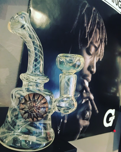 Tobacco Shop «Kush Cloud Smoke Shop», reviews and photos, 2118 W Busch Blvd, Tampa, FL 33612, USA