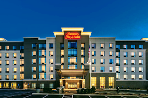 Hampton Inn and Suites Newport/Cincinnati image