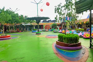Wahana Bermain Rainbow Adventure Park Pondok Gede image